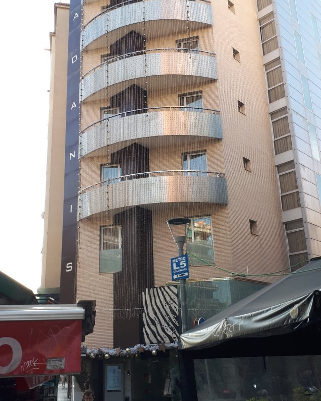 马达尼斯里塞奥酒店主图