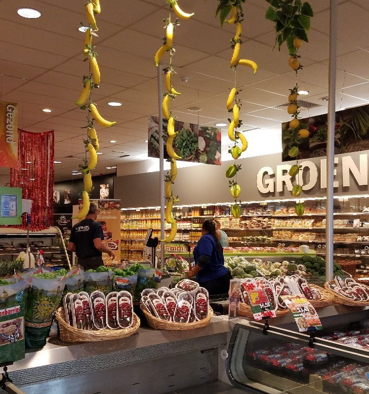 Van Den Tweel Supermarkt-Kralendijk必去景点