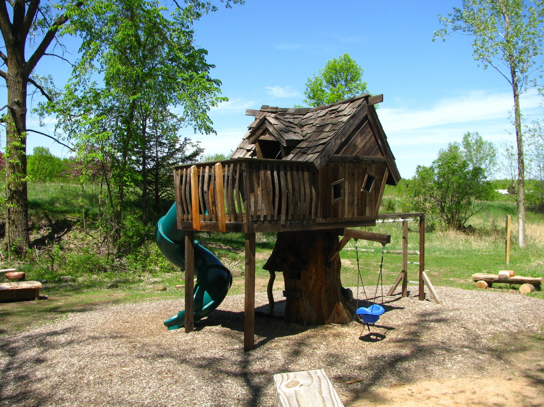 Mosquito Hill Nature Center-New London必去景点