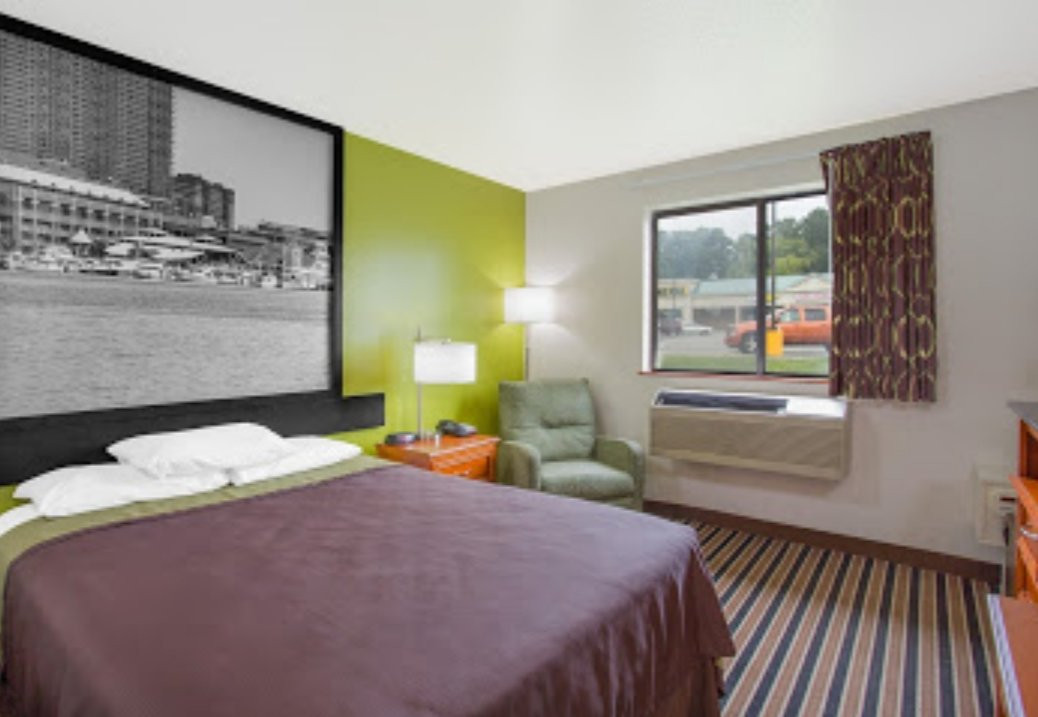 Super 8 by Wyndham South Boston VA主图