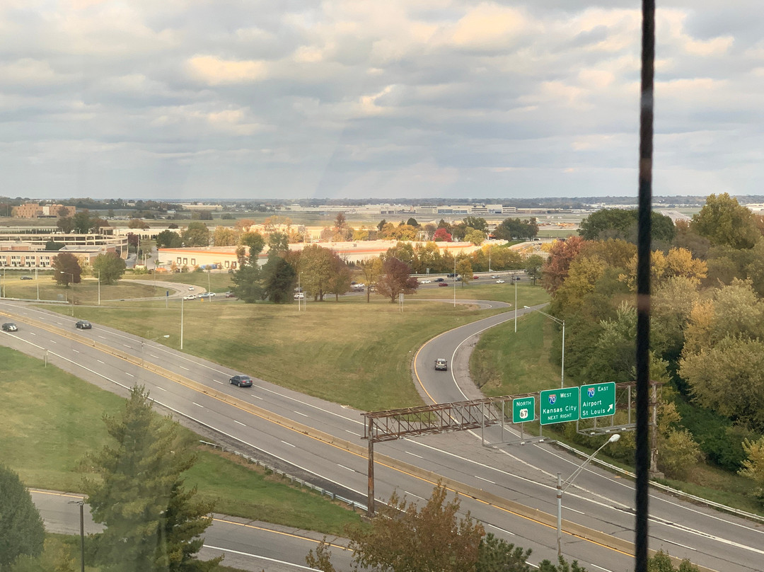 圣路易斯机场皇冠假日酒店主图