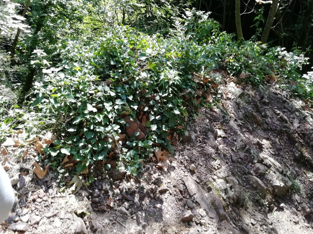 Mavri Spilia-Prousos必去景点