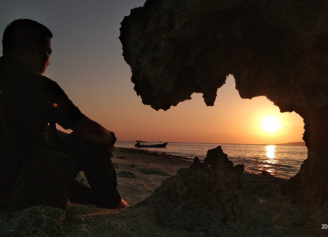 Tablolong Beach景点图片