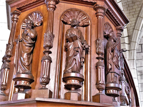 Eglise St Venant-Ballan Mire必去景点