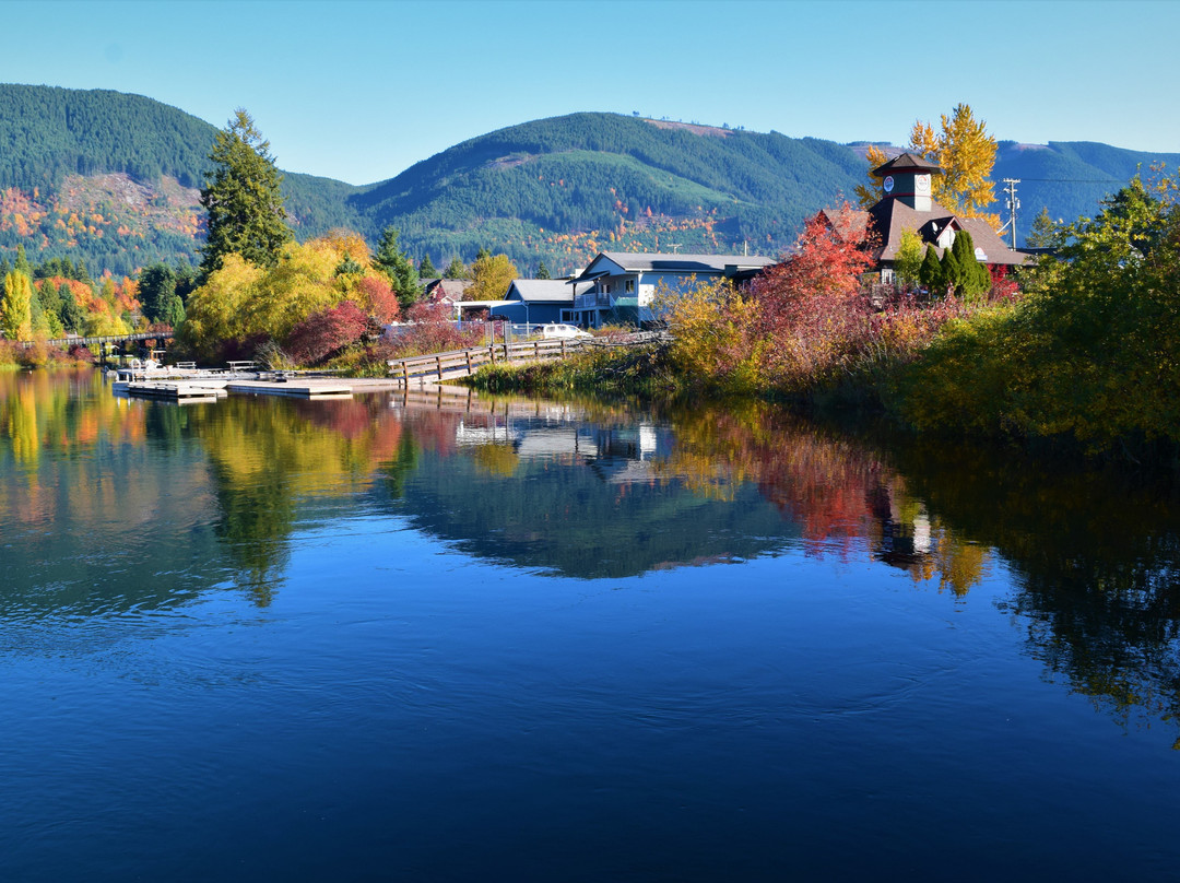 Cowichan Lake Visitor Services景点图片
