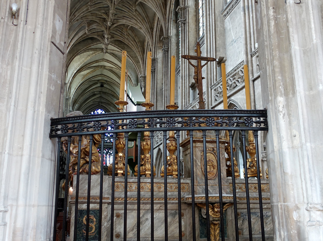 Eglise Saint-Pierre-卡昂必去景点
