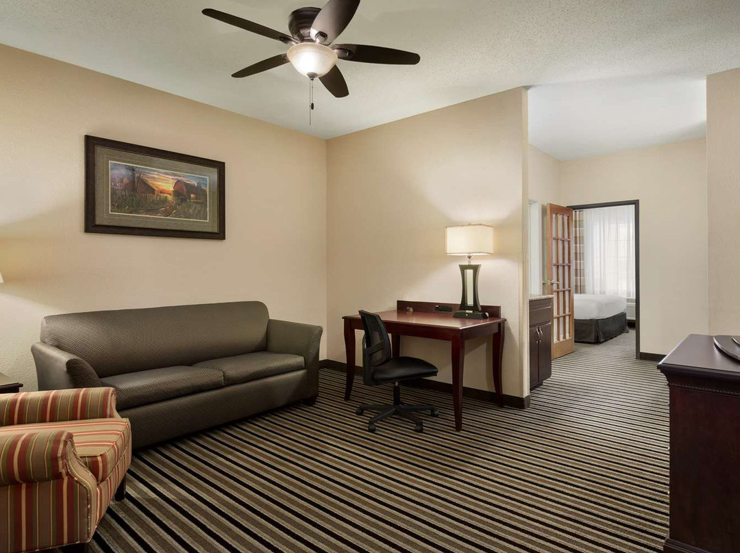 Country Inn & Suites by Radisson, Little Falls, MN主图