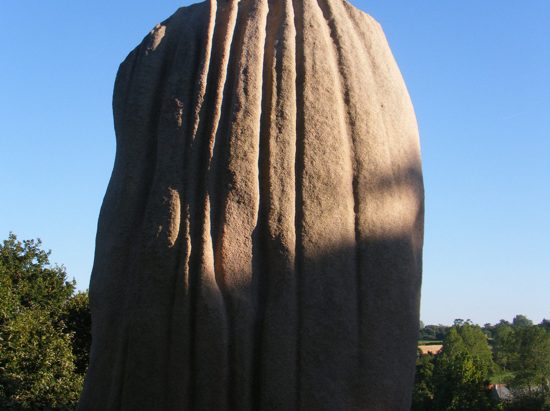Menhir de Saint Uzec-Pleumeur Bodou必去景点