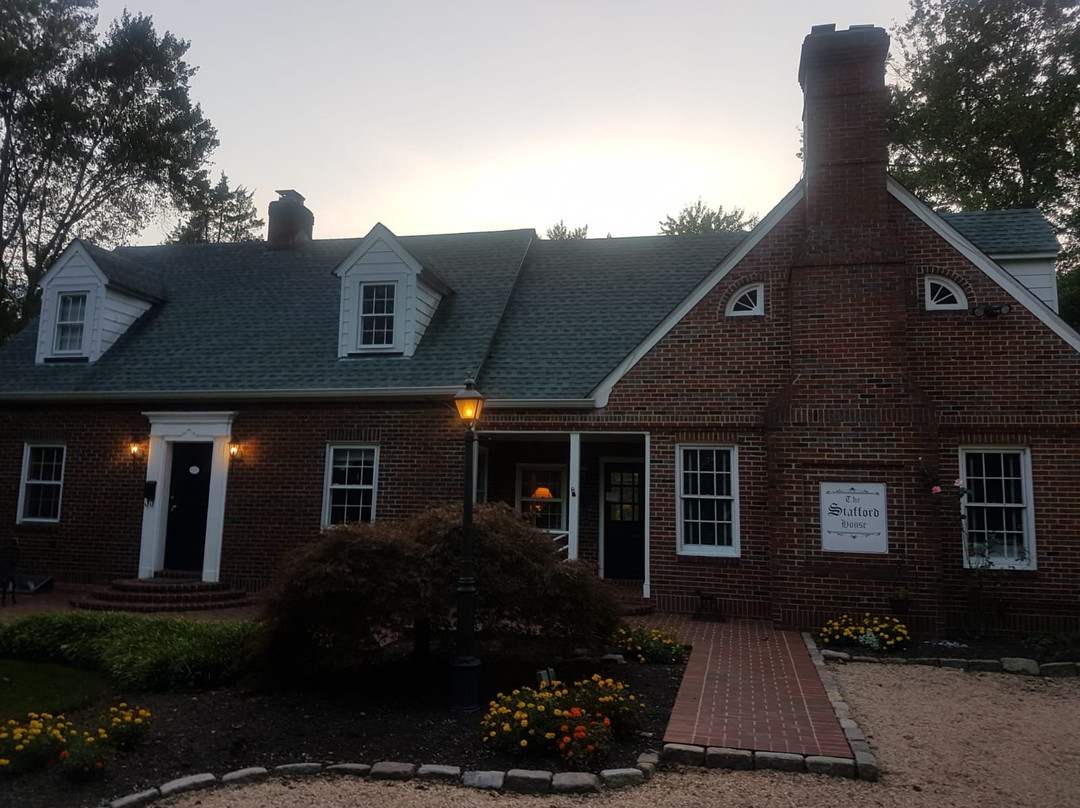 斯塔福德之家住宿加早餐酒店主图