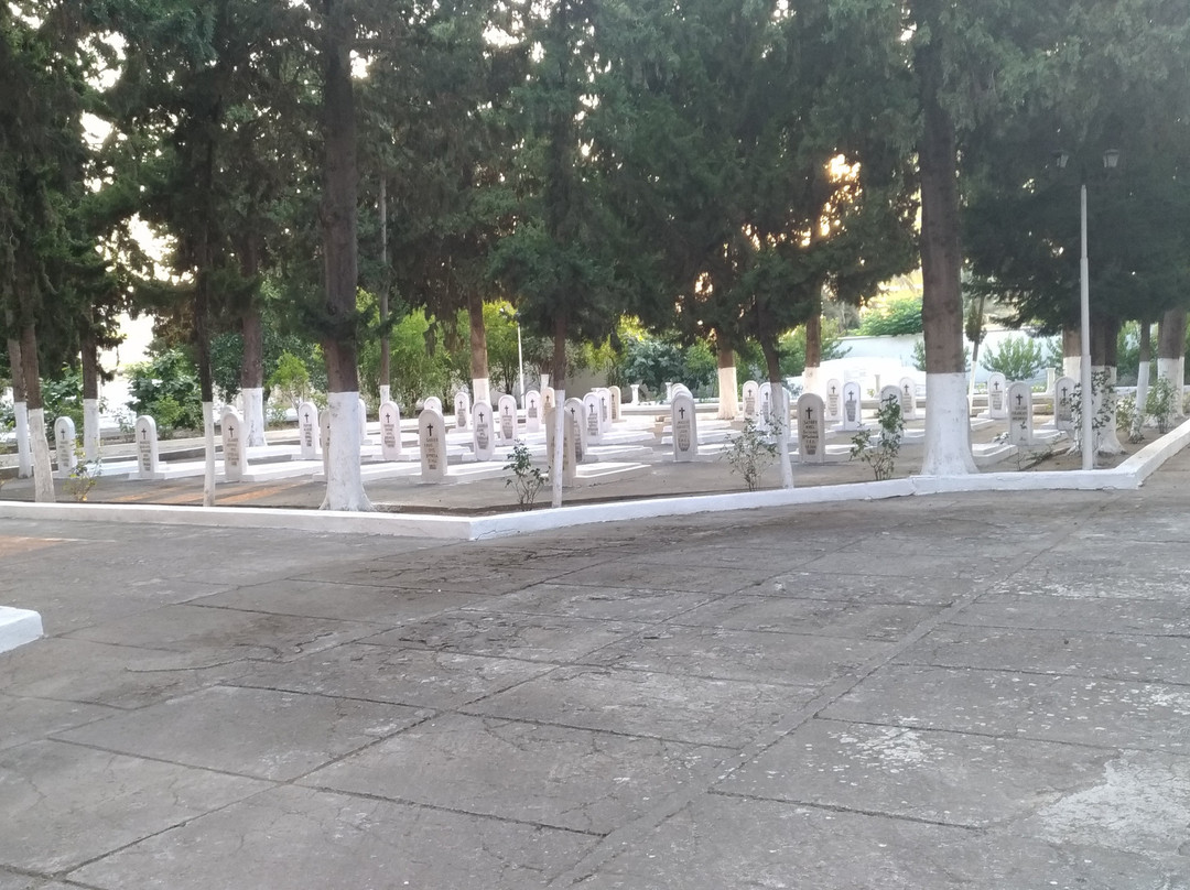 Fransiz Askeri Mezarligi