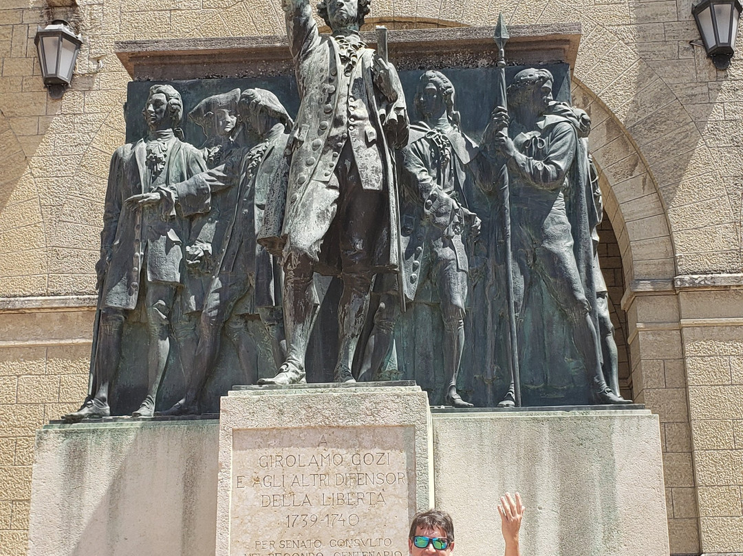 Girolamo Gozi Monument-圣马力诺城必去景点