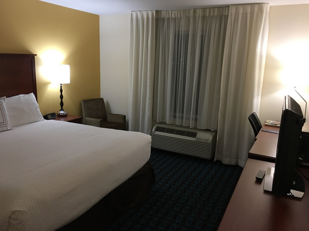 南帕博伊西费尔菲尔德旅馆&套房酒店主图