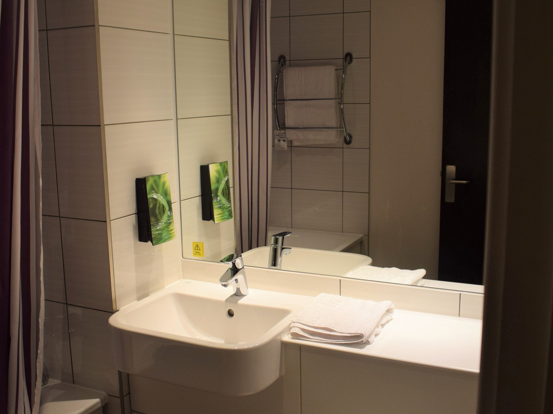 Premier Inn Haverfordwest (North/A40)主图