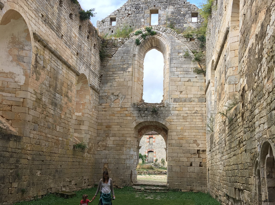 Abbaye Royale de La Réau-Saint-Martin-l'Ars必去景点