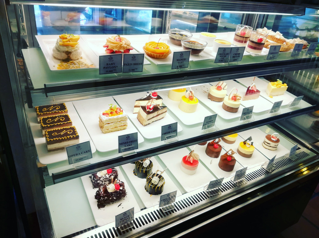 Cargo Club Cafe & Restaurant