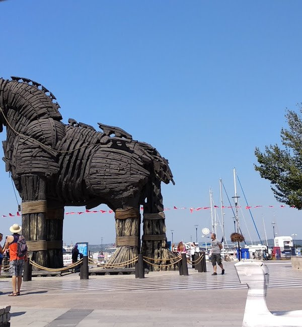 Canakkale Truva Heykeli景点图片