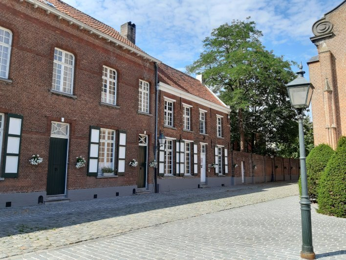 Beguinage Museum-腾尔浩特必去景点
