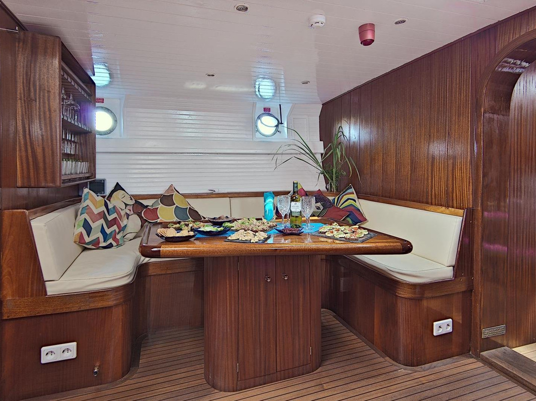 TRUELOVE BOAT-伊维萨城区必去景点