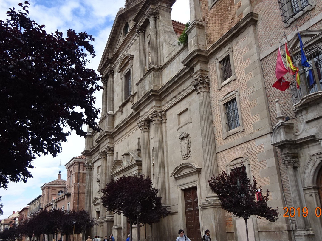 Iglesia de Santa Maria la Mayor-阿尔卡拉-德-哈纳雷斯必去景点