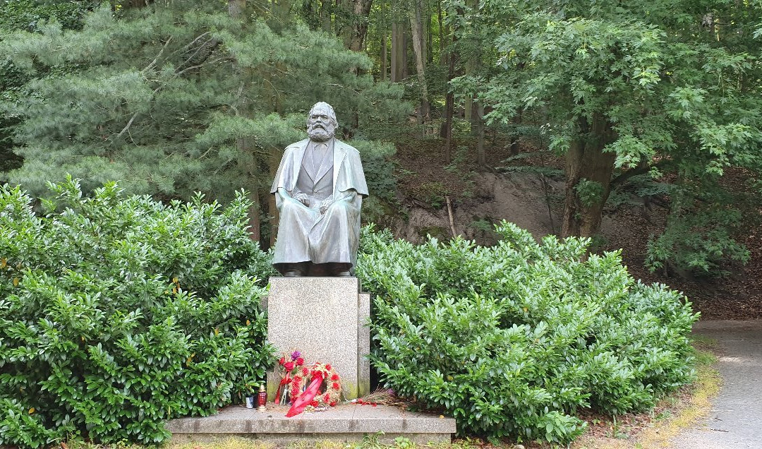 Karl Marx Denkmal景点图片