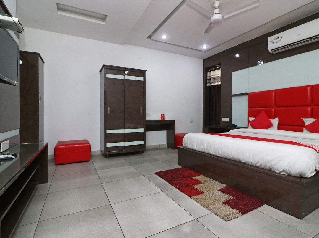 OYO Townhouse 898 Hotel Alpine主图