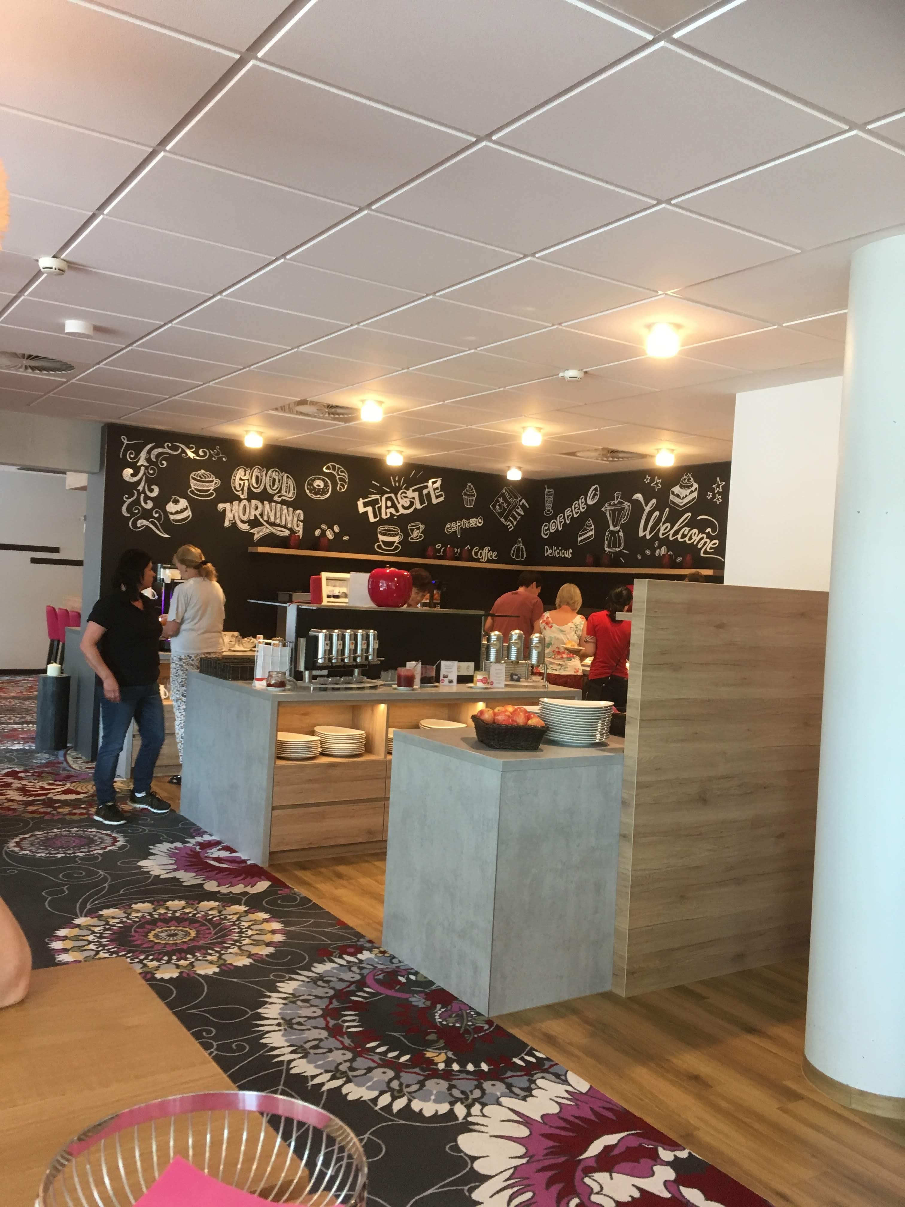 qubixx - StadtMitteHotel-餐饮