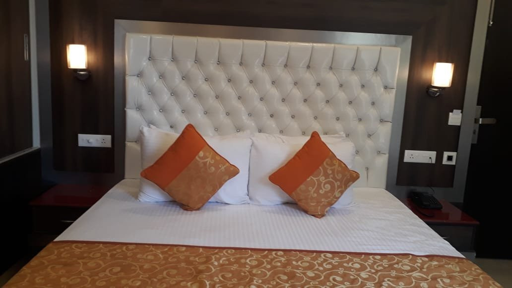 The Royal Orbit主图