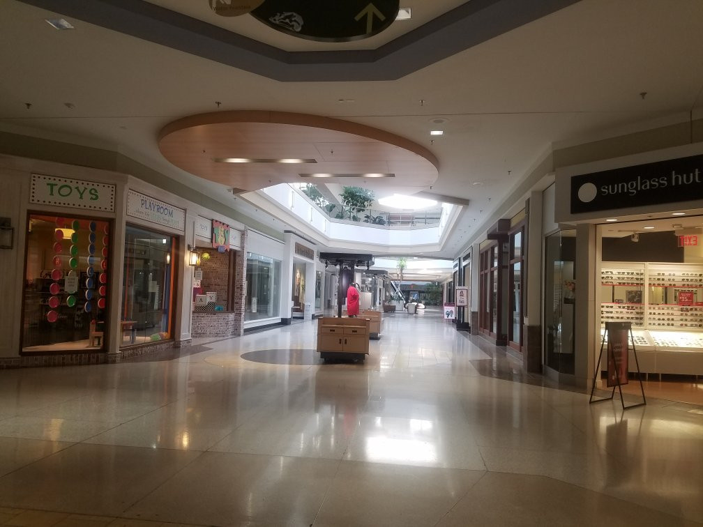 Chesterfield Mall-切斯特菲尔德必去景点