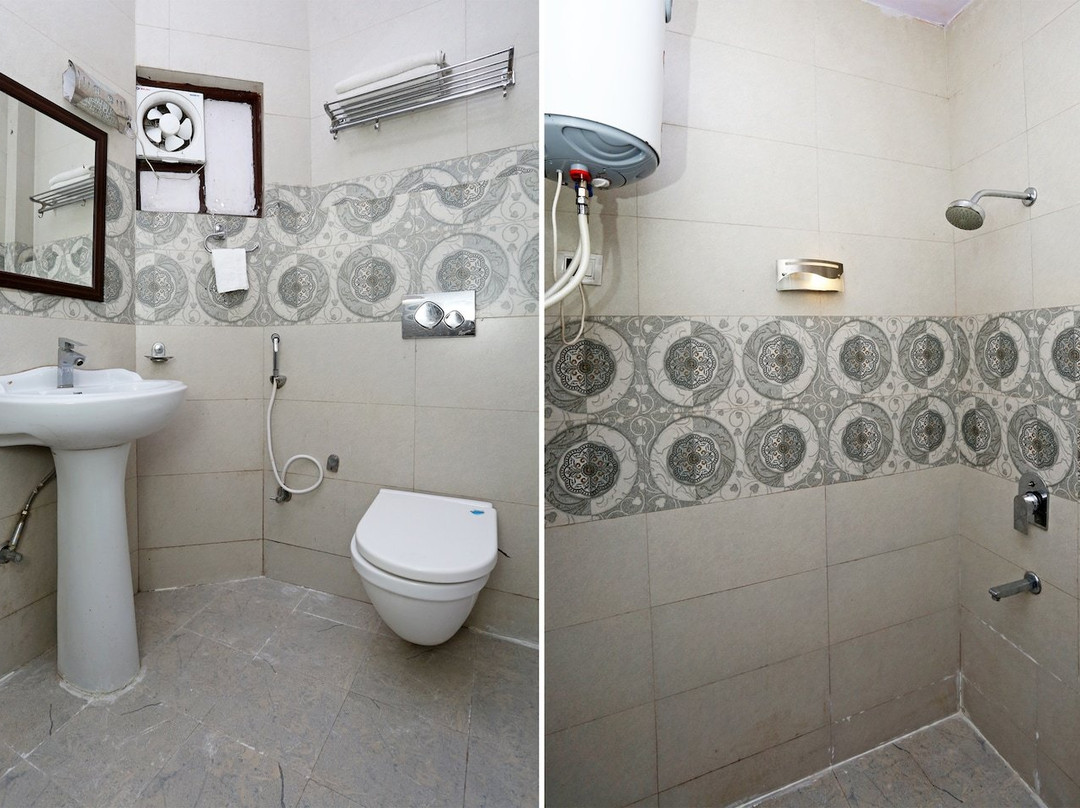 OYO 27838 R L Palace Hotel主图