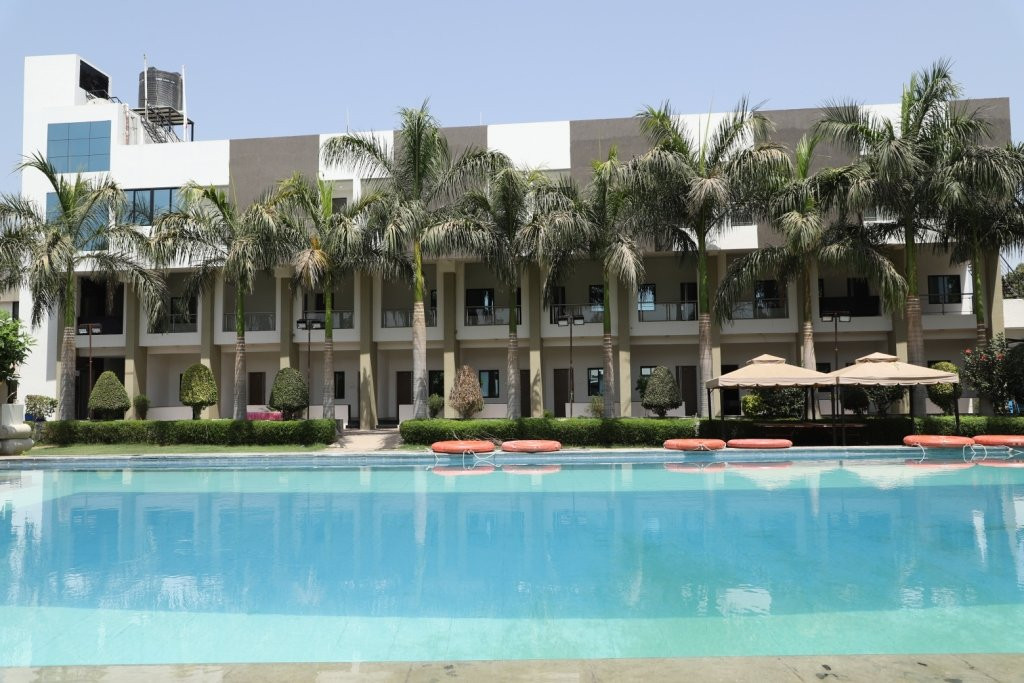 Banyan Paradise Resort主图