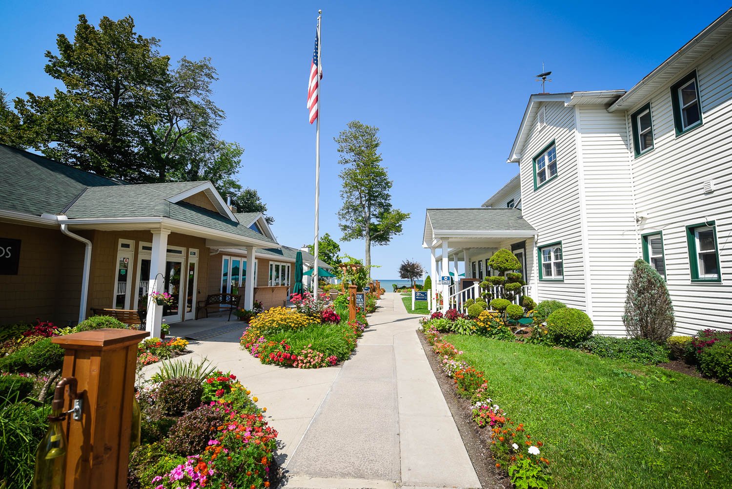 The Lakehouse Inn Retreat-官方