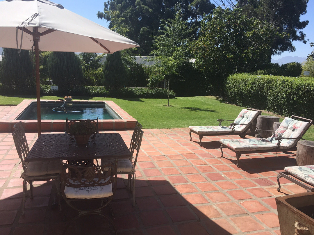 Station House Simondium主图