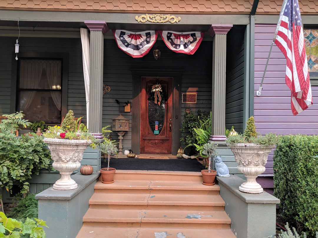 Kelley & Young Wine Garden Inn主图