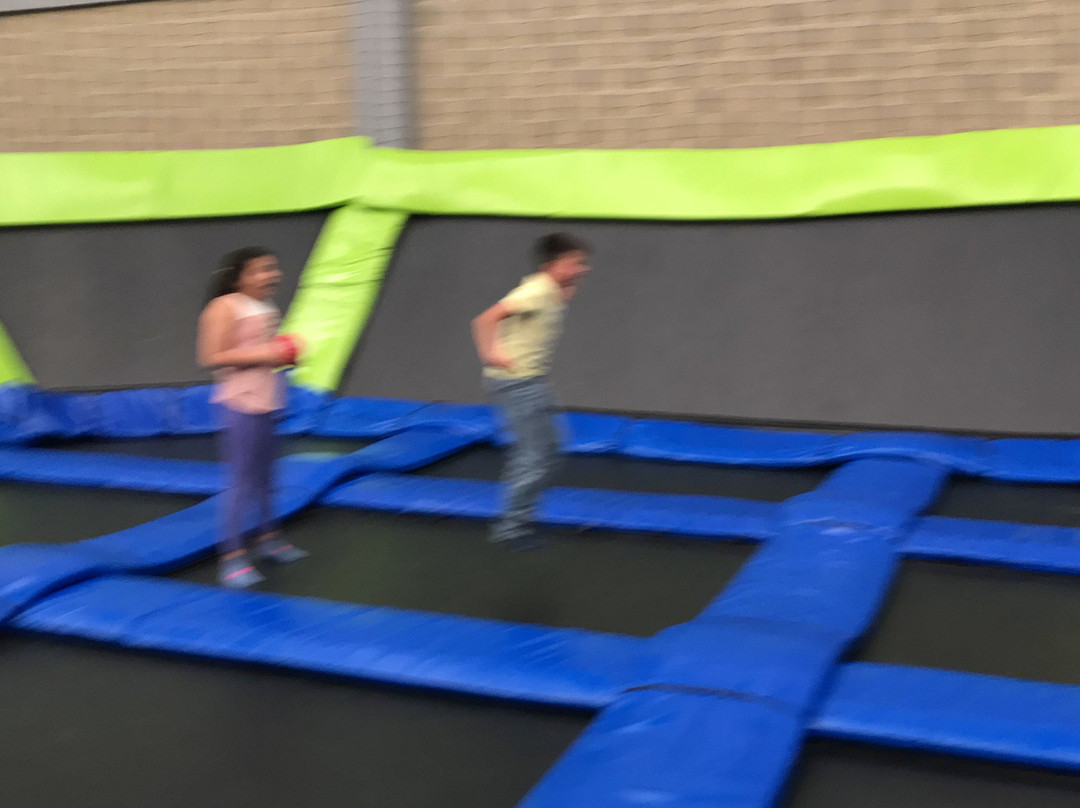 Fly Parque de Trampolines-Chia必去景点