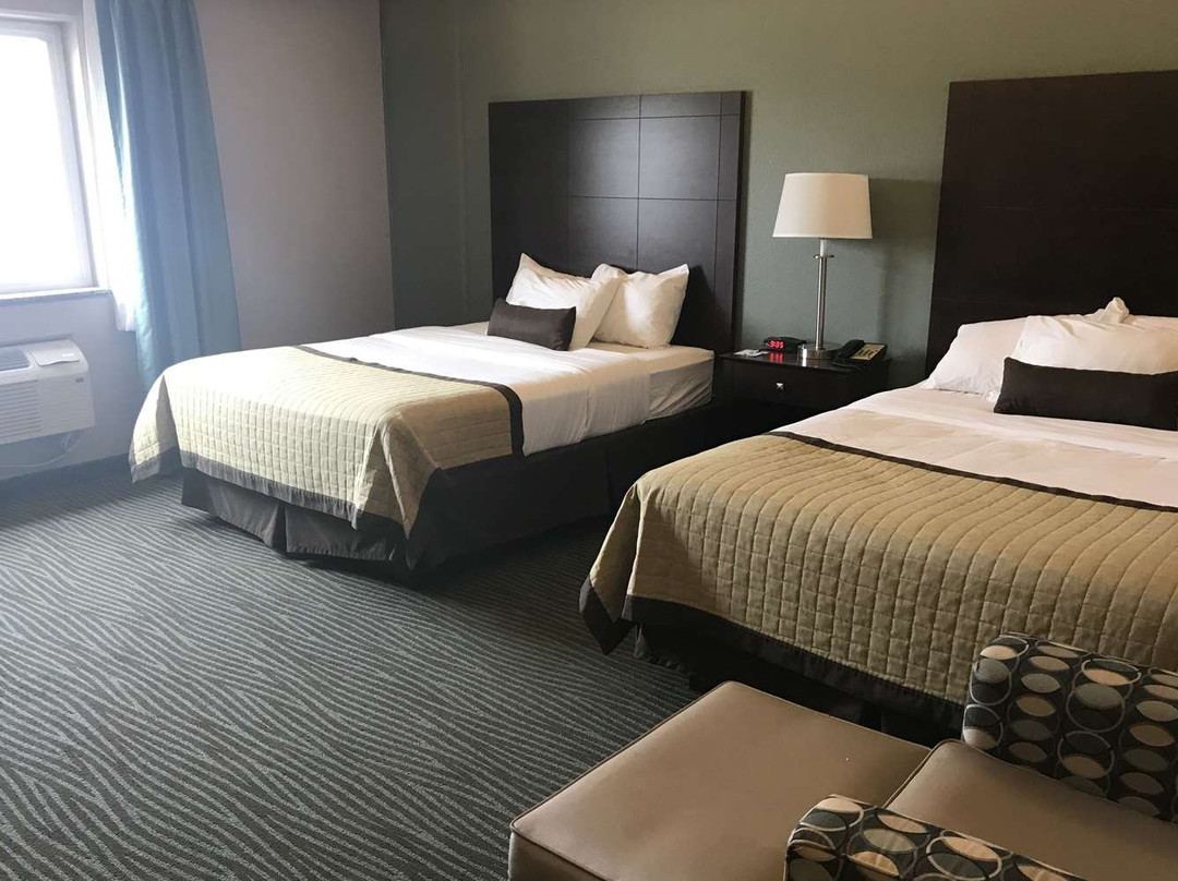 Off Shore Inn & Suites主图