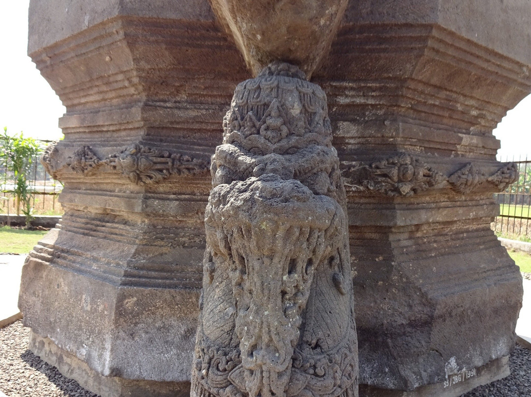 Yoni Gambar景点图片