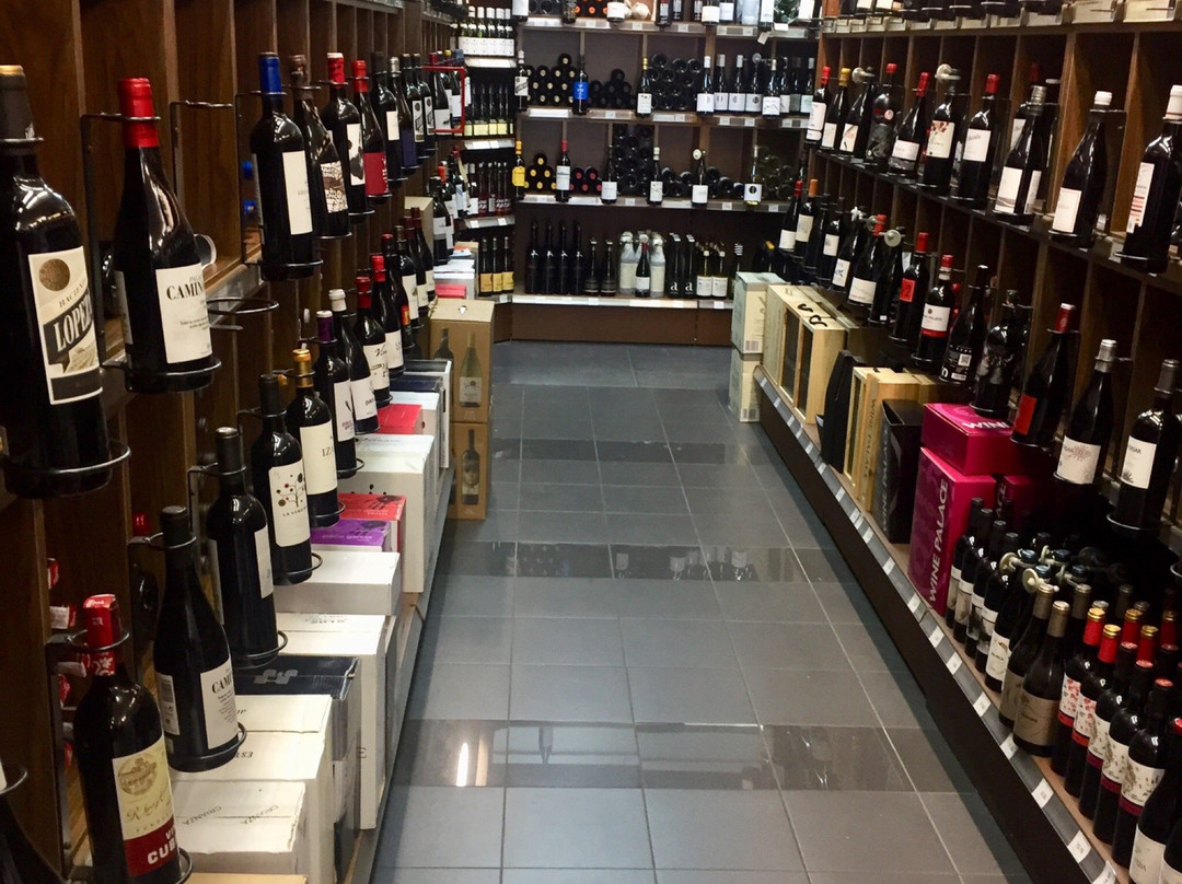 普拉特哈达罗旅游景点-Wine Palace
