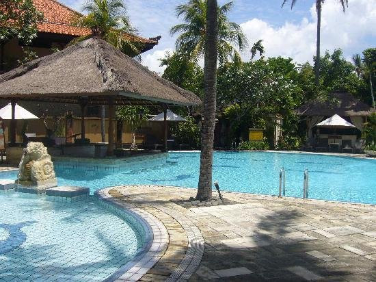 桑提卡海滩酒店主图