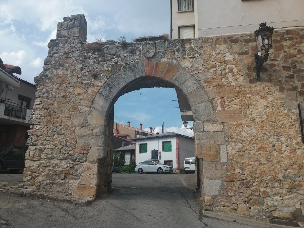 Puerta De Aranda景点图片