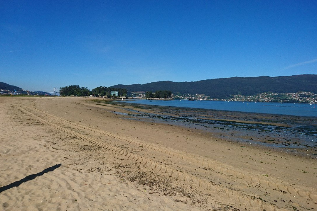 Playa de Cesantes景点图片