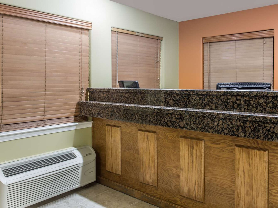 奥兰治戴斯酒店主图