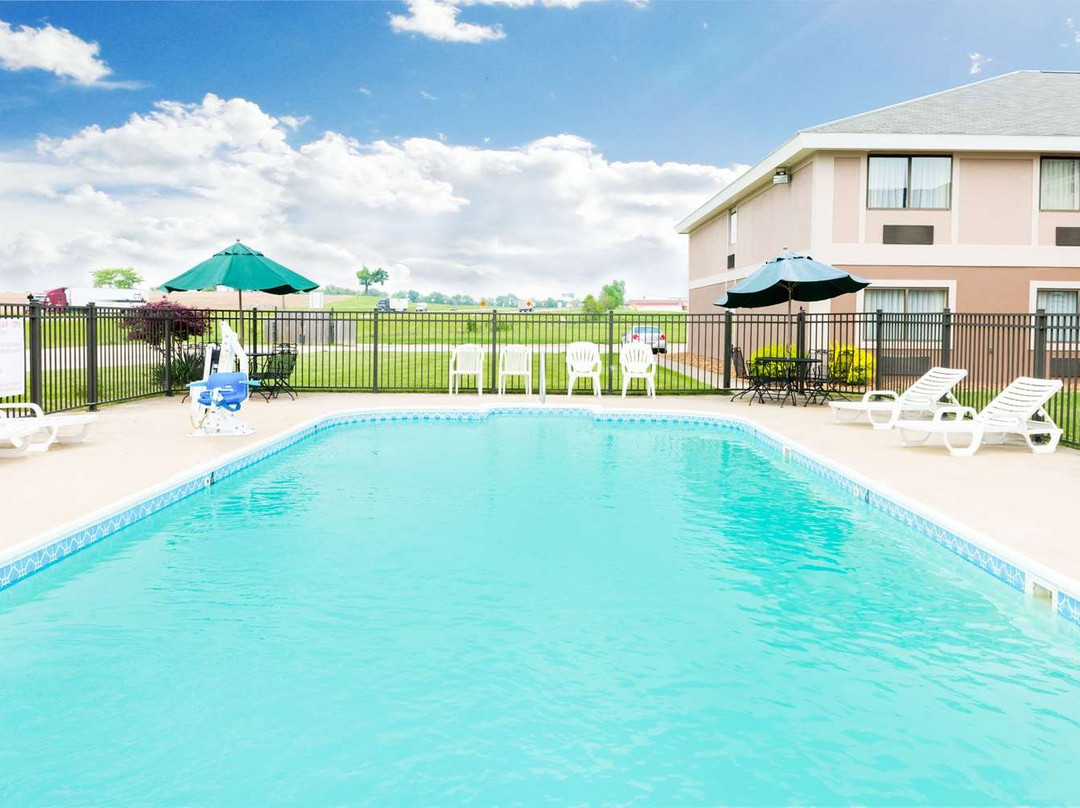 Ramada by Wyndham Vandalia主图