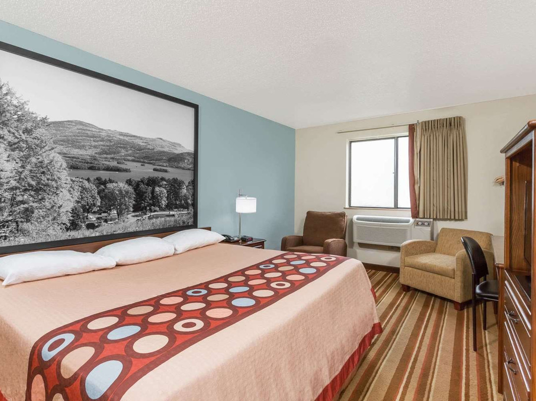 Super 8 by Wyndham Danville VA主图