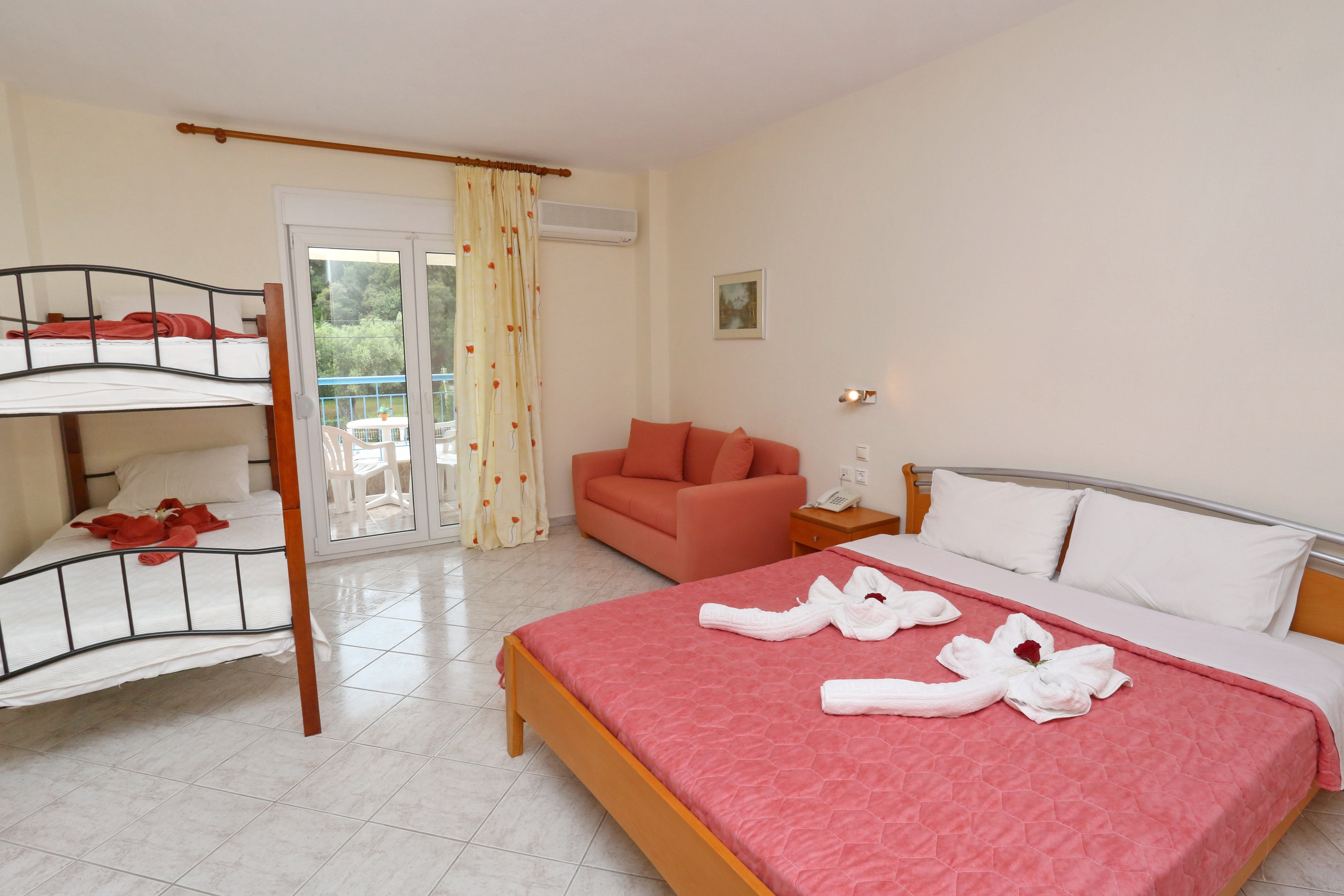 Summer Dream Hotel-官方