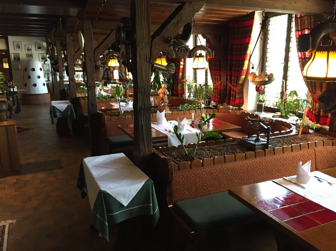 Schenkenzell酒店住宿-Hotel Gasthof Zum Weyssen Rossle