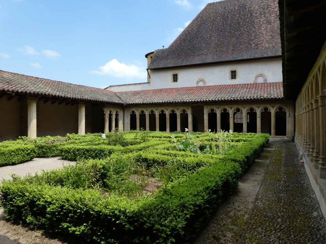 Abbaye Benedictine de Charlieu景点图片
