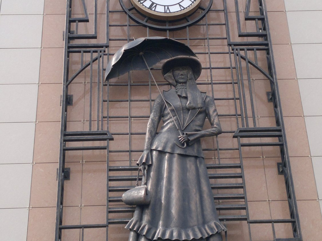 Monument to the Girl with Umbrella景点图片