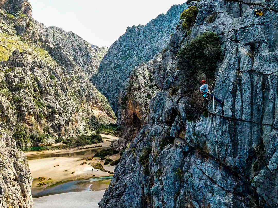 Rock and Water Mallorca-柳奇马约尔必去景点