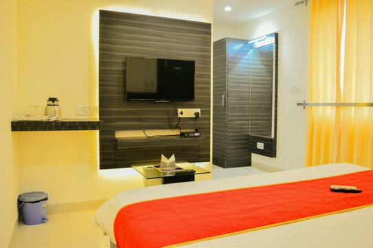 Hotel Crystal Inn主图