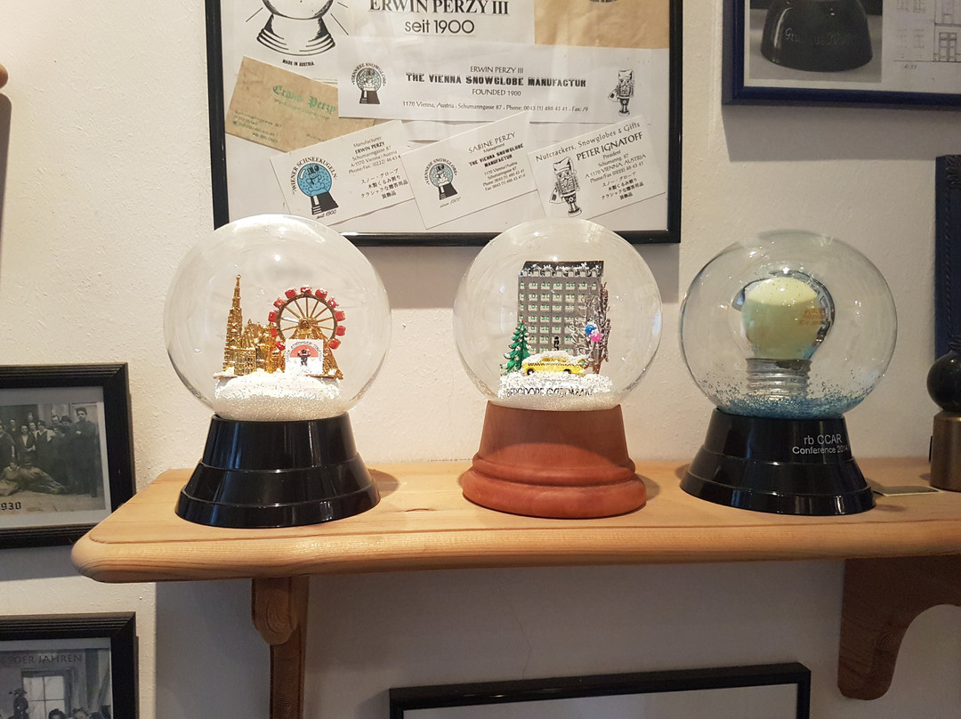 Original Vienna Snowglobe Factory景点图片